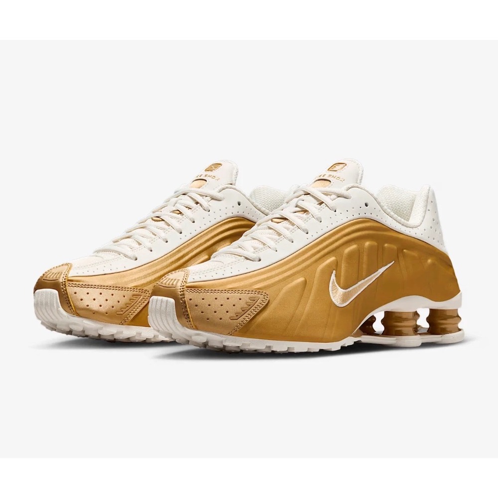 Nike Women’s Sneakers in Gold and Cream